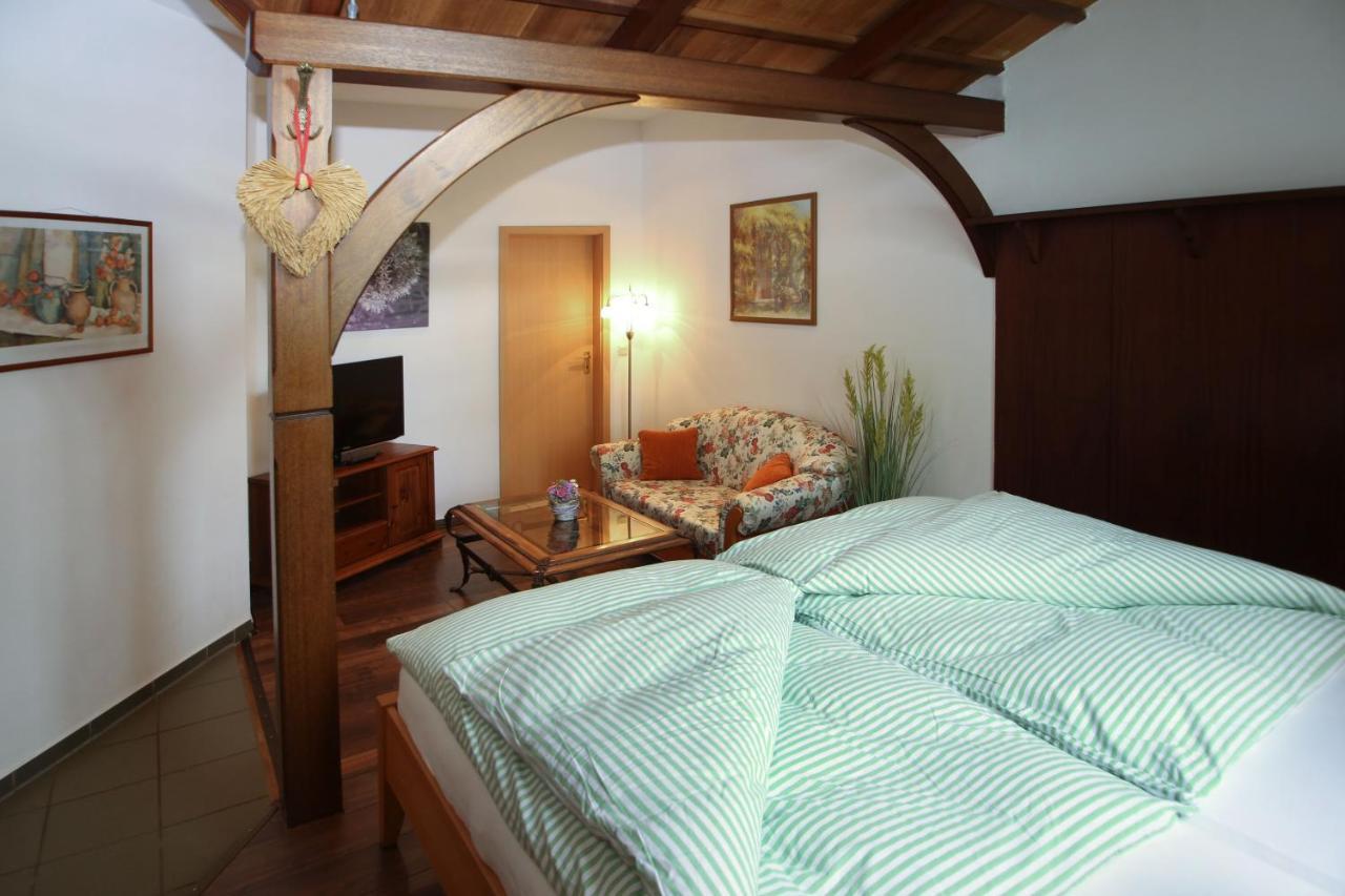 Romantik Landhaus & Pension Klaps Liebling Люббен Экстерьер фото